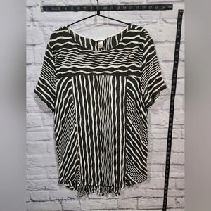 CJ Banks green and white shirt Size 1X